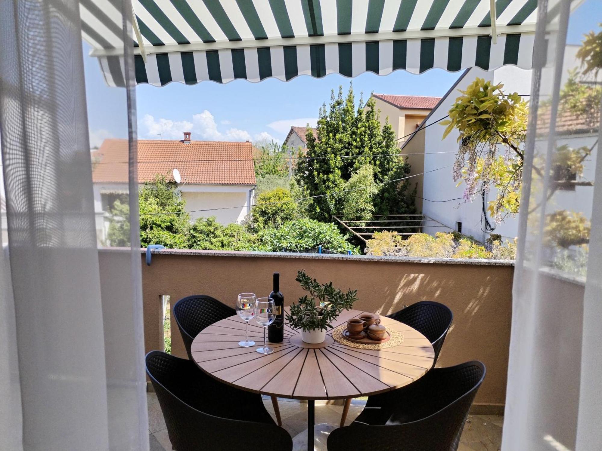 Family Apartment B&B Biograd Na Moru Exterior foto